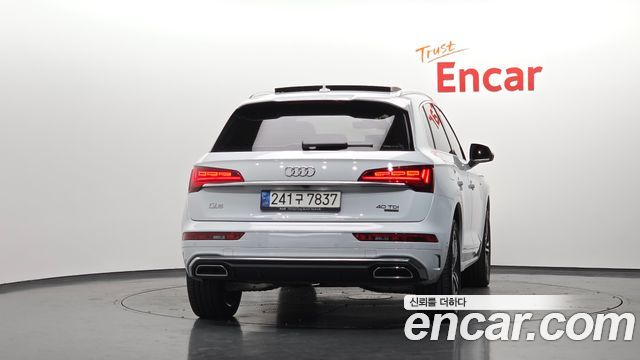 Audi Q5 2023 — photo 4