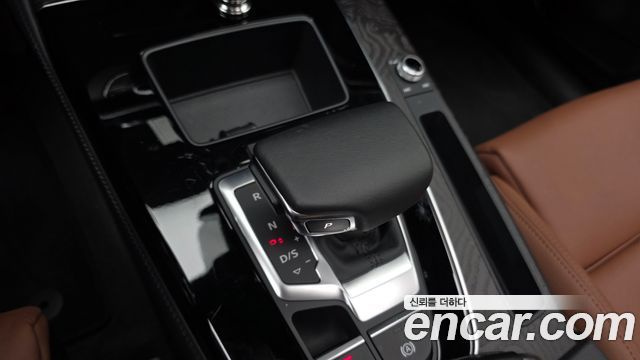 Audi Q5 2023 — photo 12
