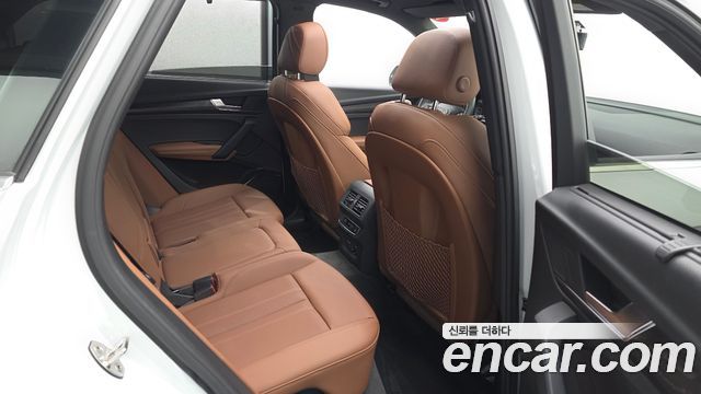 Audi Q5 2023 — photo 18