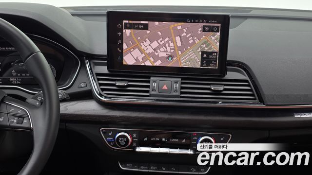 Audi Q5 2023 — photo 20