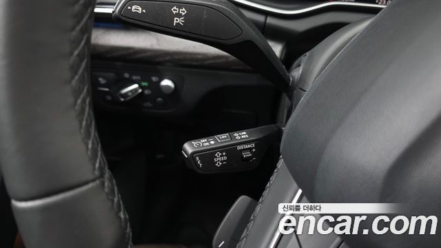 Audi Q5 2023 — photo 28