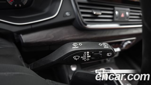 Audi Q5 2023 — photo 29