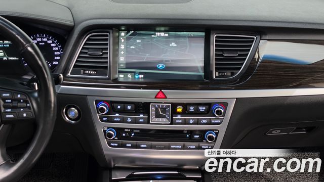 Genesis G80 2017 — photo 13