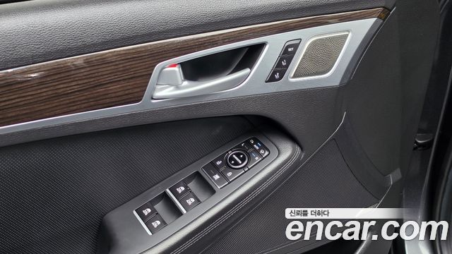 Genesis G80 2017 — photo 19