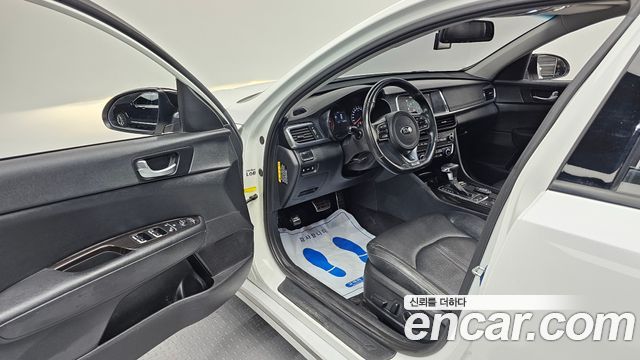 Kia K5 2016 — photo 13