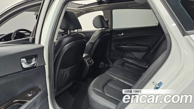 Kia K5 2016 — photo 18