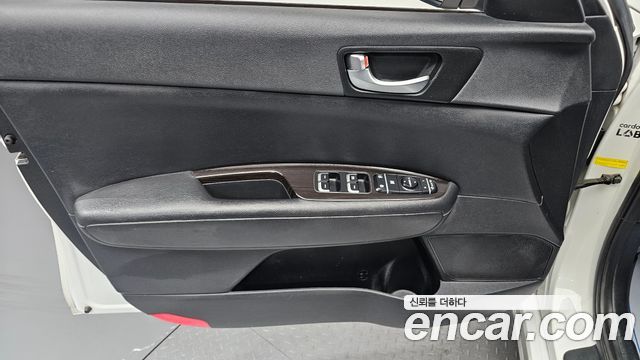 Kia K5 2016 — photo 14