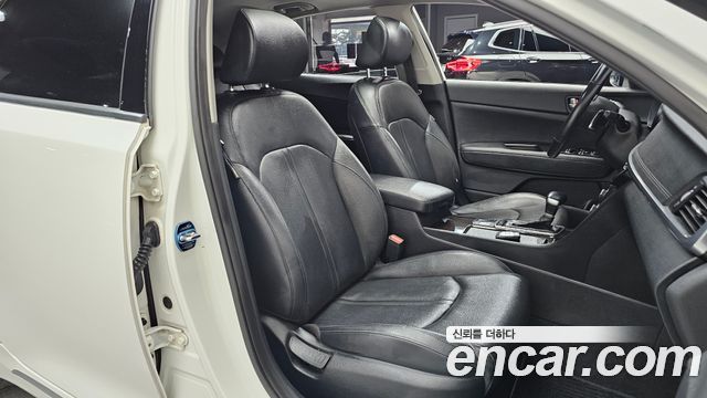 Kia K5 2016 — photo 16
