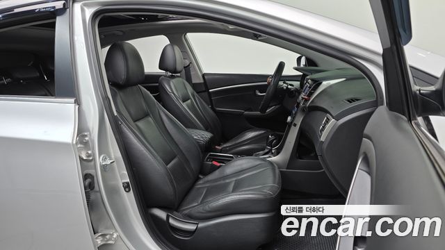 Hyundai i30 2012 — photo 11