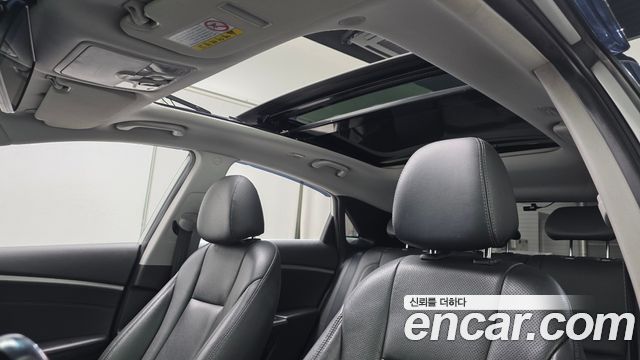 Hyundai i30 2012 — photo 17