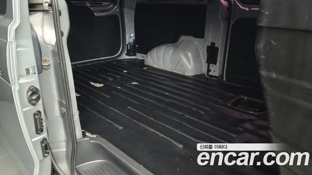 Hyundai Starex 2017 — photo 11