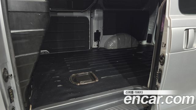 Hyundai Starex 2017 — photo 12