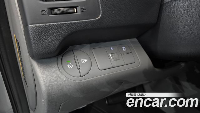 Hyundai Starex 2017 — photo 18
