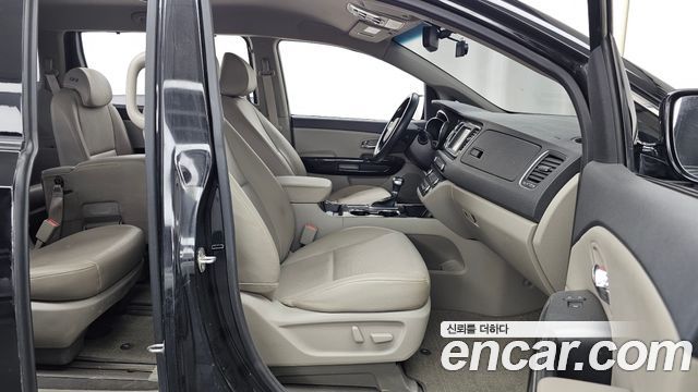 Kia Canival 2019 — photo 11
