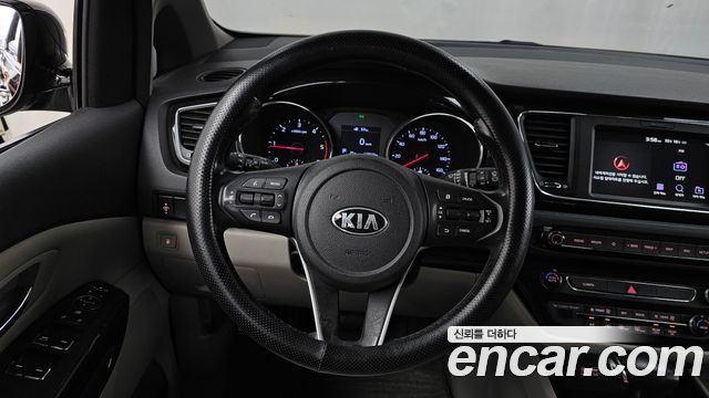 Kia Canival 2019 — photo 13