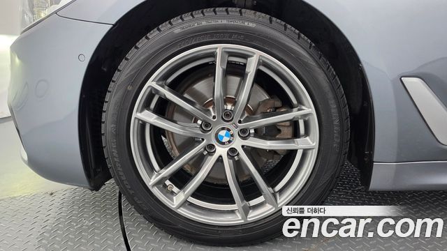 BMW 5-Series 2018 — photo 5
