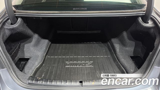 BMW 5-Series 2018 — photo 20