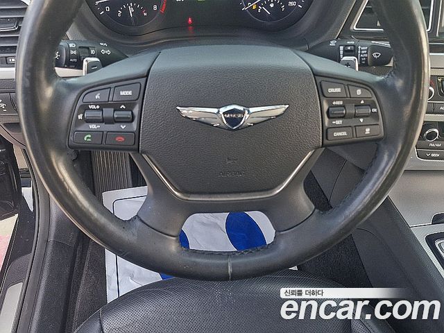 Genesis G80 2017 — photo 14