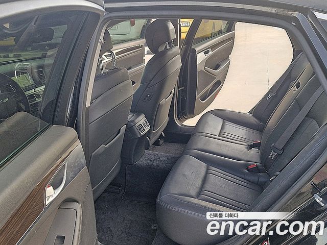 Genesis G80 2017 — photo 16