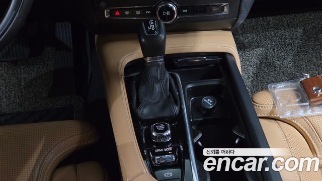 Volvo V90 2019 — photo 12