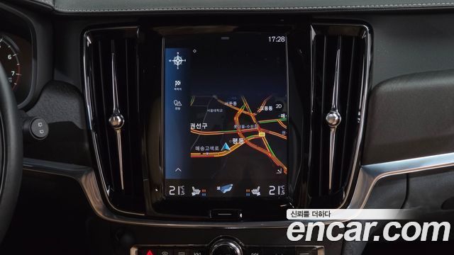 Volvo V90 2019 — photo 18