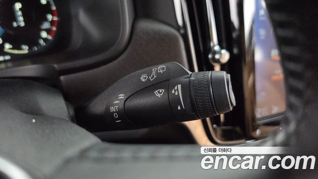 Volvo V90 2019 — photo 21