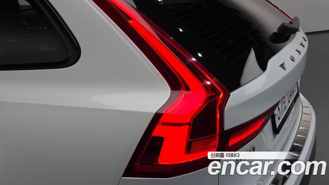 Volvo V90 2019 — photo 9