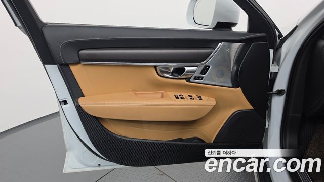 Volvo V90 2019 — photo 14