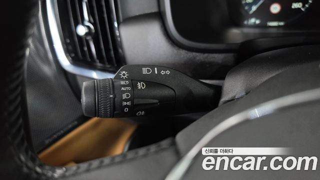Volvo V90 2019 — photo 40