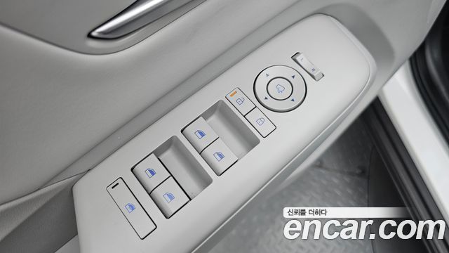 Hyundai Kona 2023 — photo 20