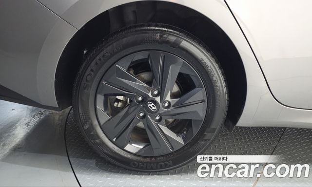 Hyundai AVANTE 2021 — photo 5