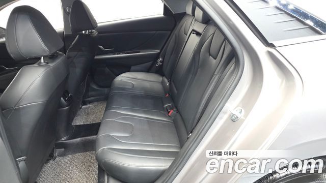 Hyundai AVANTE 2021 — photo 17