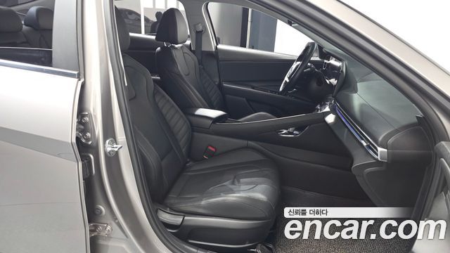 Hyundai AVANTE 2021 — photo 16