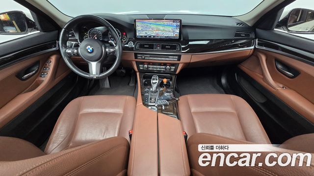 BMW 5-Series 2016 — photo 10