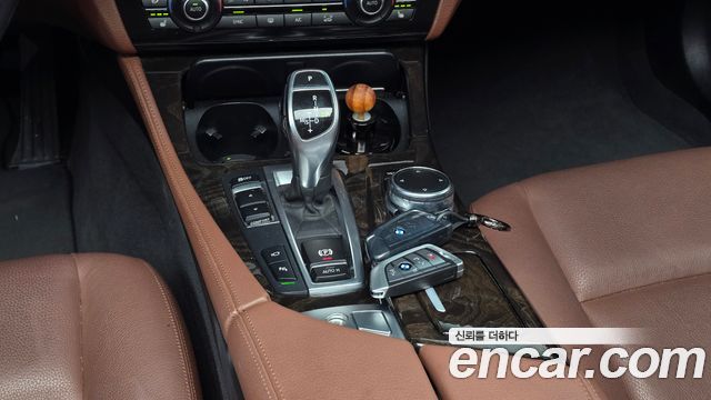 BMW 5-Series 2016 — photo 12