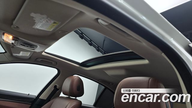 BMW 5-Series 2016 — photo 26