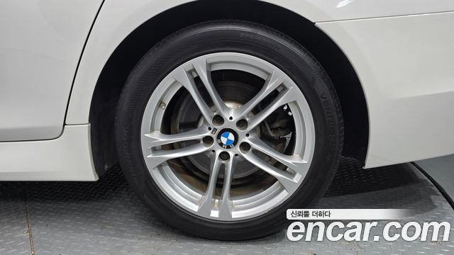 BMW 5-Series 2016 — photo 7