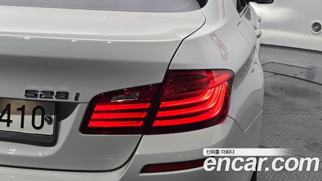 BMW 5-Series 2016 — photo 9