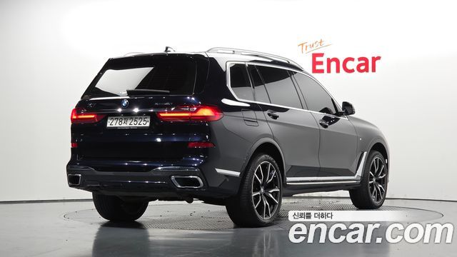 BMW X7 2021 — photo 2