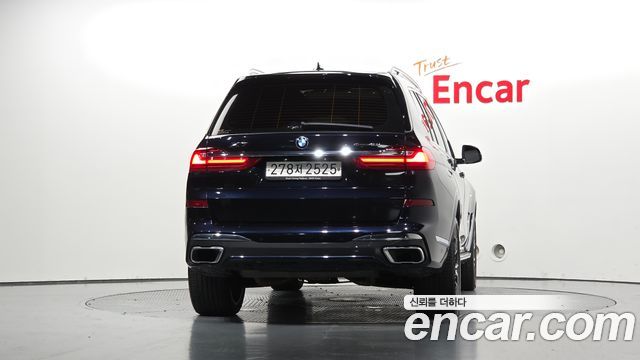 BMW X7 2021 — photo 4