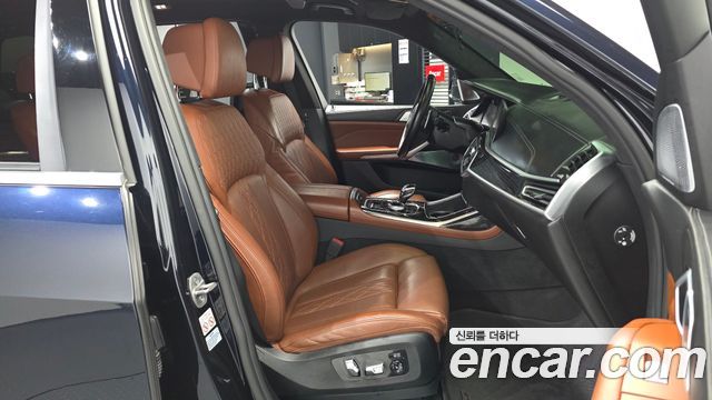 BMW X7 2021 — photo 17