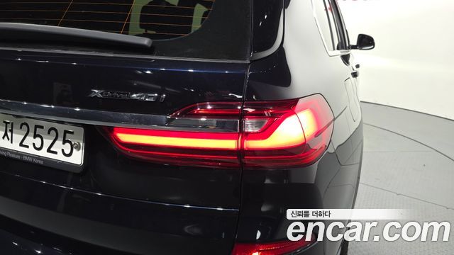 BMW X7 2021 — photo 9