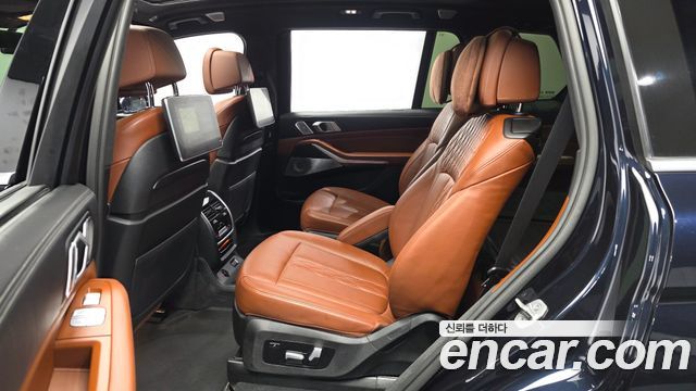 BMW X7 2021 — photo 16
