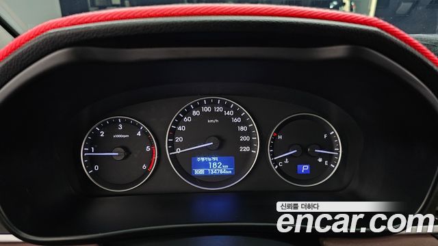 Hyundai Starex 2019 — photo 11
