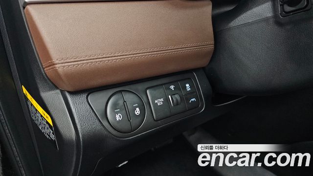 Hyundai Starex 2019 — photo 22