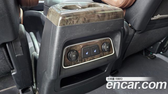 Hyundai Starex 2019 — photo 24