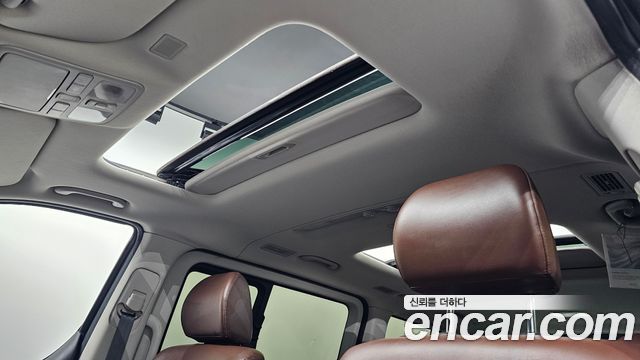 Hyundai Starex 2019 — photo 25