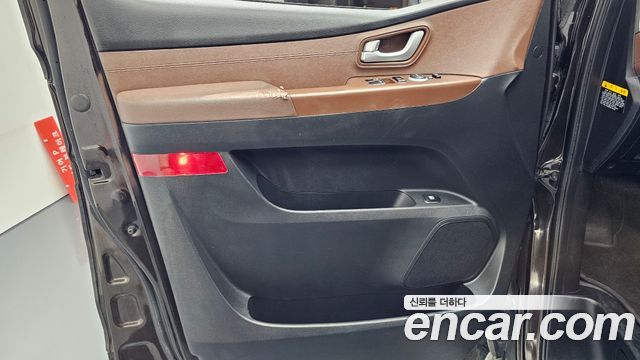 Hyundai Starex 2019 — photo 14