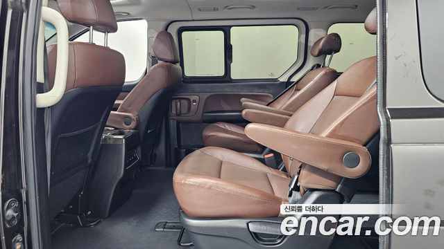 Hyundai Starex 2019 — photo 16