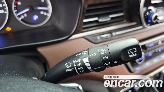 Hyundai Starex 2019 — photo 28